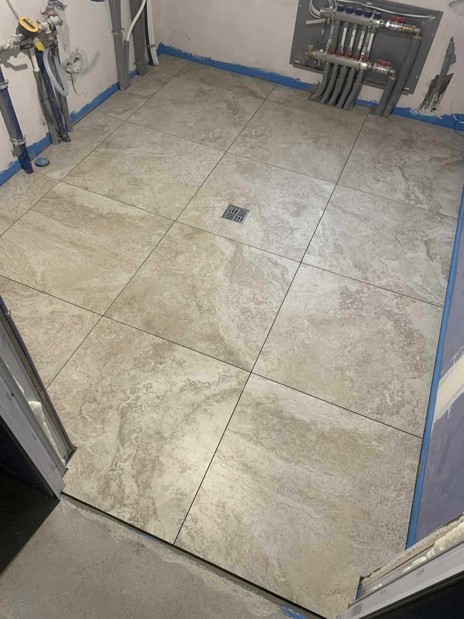 Plytelių klijavimo pavyzdys 1